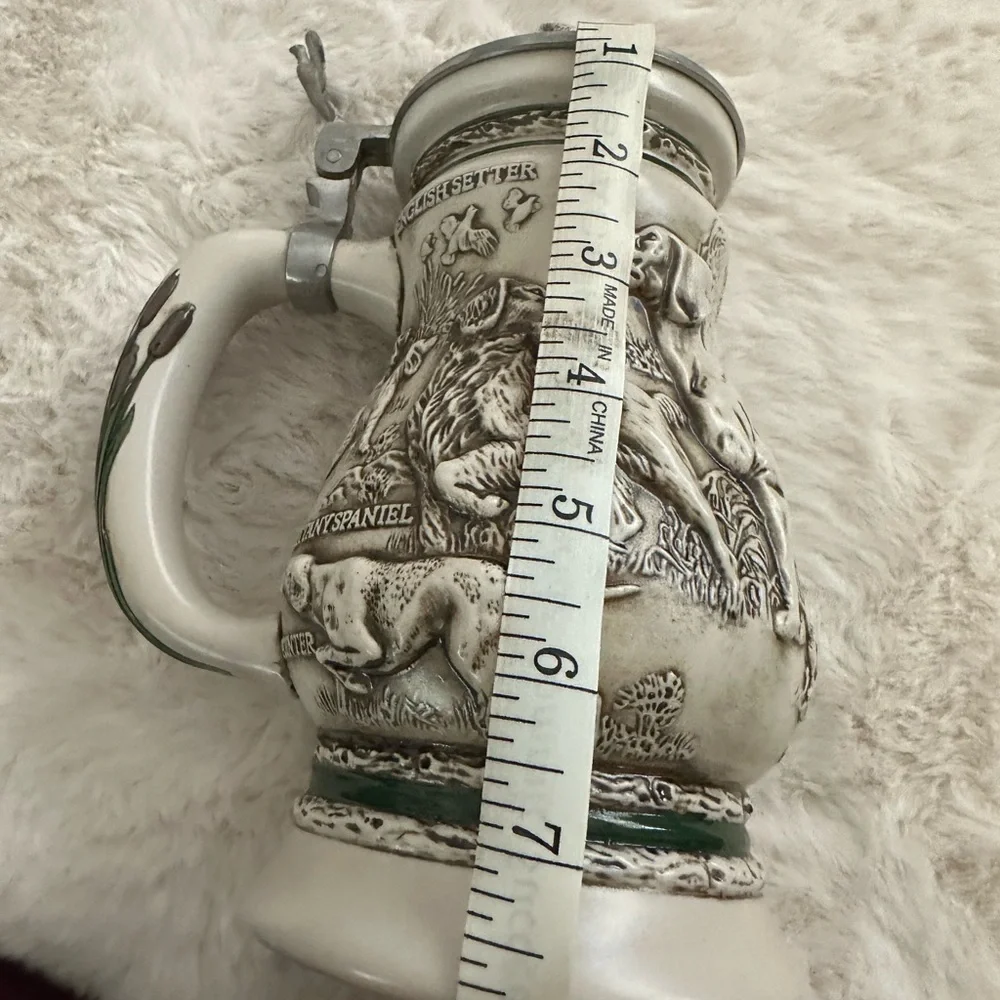 Vintage Avon Great Dogs of the Outdoors Lidded Beer Stein 1991